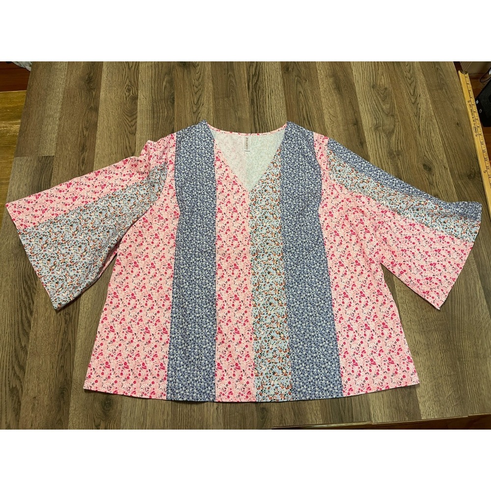 ZoLucky Shirt, Women's Size 1X, Pink Blue, Floral, V-neck, Wide Sleeve